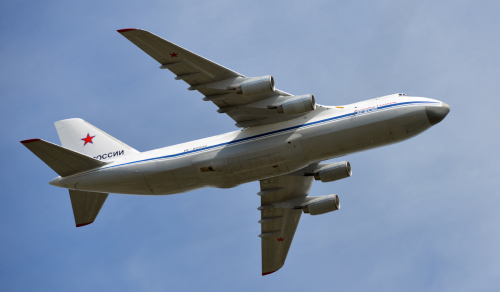 Transport stratégique : les Antonov-124 russes se modernisent