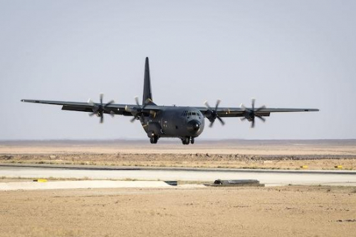 Le C-130J atterrit pour la première fois en Jordanie