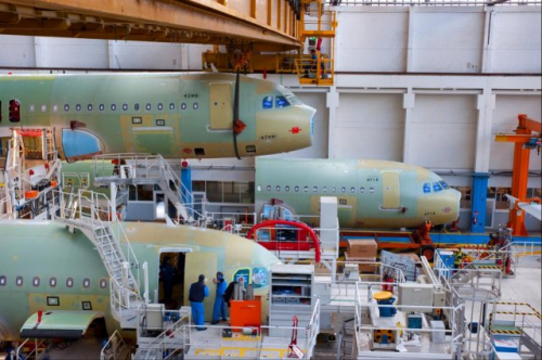 Airbus et Boeing veulent encore augmenter la cadence de leurs A320 et 737