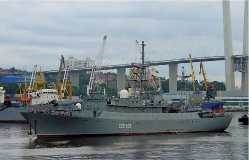 Les Ukrainiens tentent de couler un navire espion russe