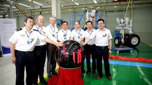 Liebherr LAMC Aviation livre le premier train d'atterrissage assemblé en Chine pour l'ARJ