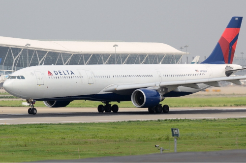 Delta Airlines : un Airbus A330 atterrit en bout de piste
