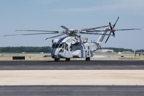 Le CH-53K réussi son premier vol en campagne