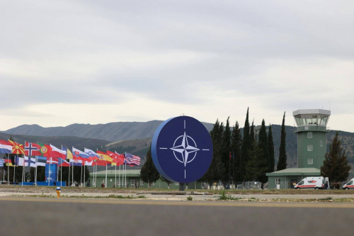 L’OTAN s’étend et s'implante dans les Balkans
