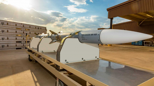 La dernière version du missile air-air AMRAAM réussit ses essais opérationnels