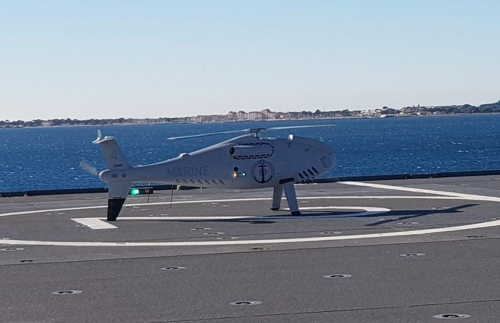 Un deuxième drone Camcopter S-100 à bord du BPC Dixmude