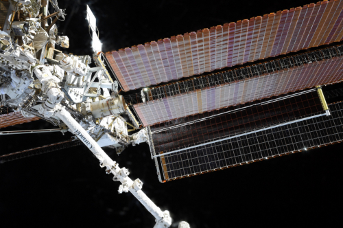 De nouveaux panneaux solaires installés sur la Station spatiale internationale