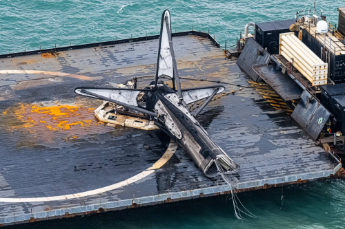 Un étage de Falcon 9 renversé lors de son transport en mer