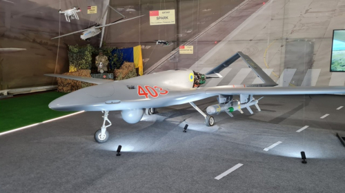 Russian Army Expo 2022 : quand la Russie présente en trophée un faux drone TB-2