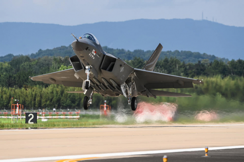Premier vol du KF-21 en Corée du Sud