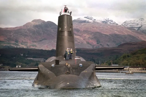 Un sous-marin nucléaire de la Royal Navy évite de justesse un incident majeur