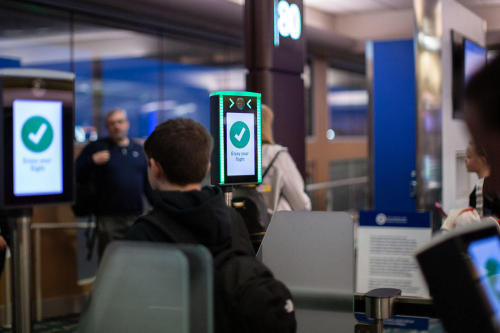 Le contrôle automatisé des passeports progresse dans les aéroports