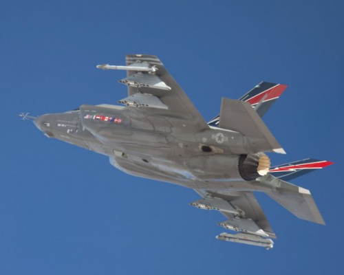 Le Canada a passé un contrat avec Lockheed-Martin pour l'acquisition de 88 avions de chasse-bombardement F-35A.