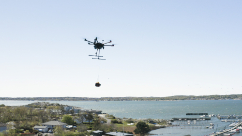 La Suède expérimente la livraison de défibrillateurs par drone