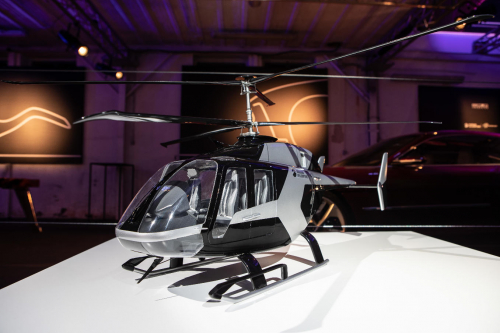 L'hélicoptère russe VRT 500 présenté à Milan en maquette