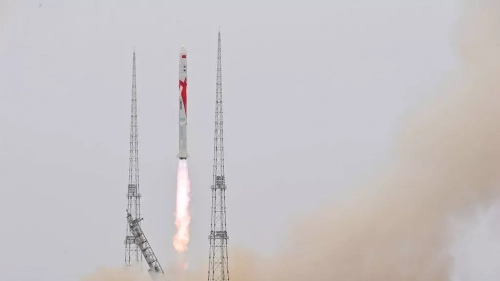 La Chine a lancé avec succès le premier lanceur au méthane du monde
