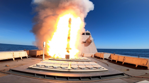 Marine nationale : double tir simultané de missiles de croisière navals