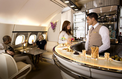 Airbus A380 : le nouveau bar-lounge d'Emirates