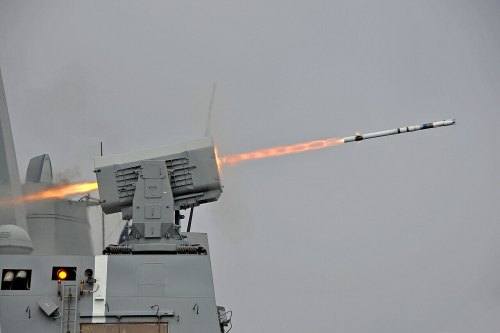 La marine Japonaise commande des missiles Mer-Air RAM Block 2B