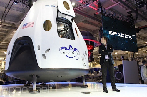 SpaceX veut emporter deux touristes vers la Lune
