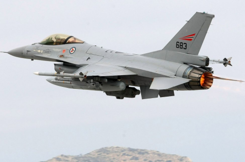 Rachat des F-16 norvégiens par une SMP ?