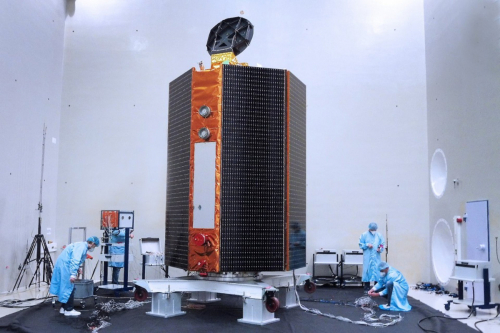 Tests acoustiques pour le satellite Sentinel 6A