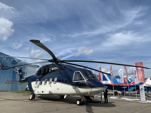 Russian Helicopters travaille sur un hélicoptère embarqué