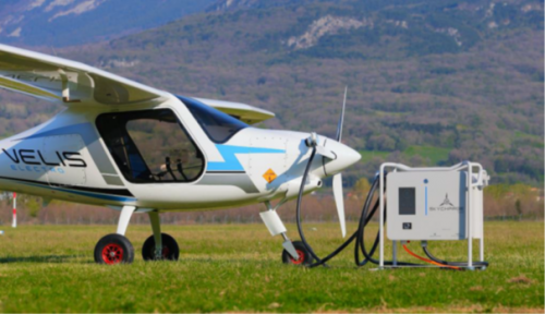 Skycharge, la première borne de rechargement pour avions électriques et ADAVe