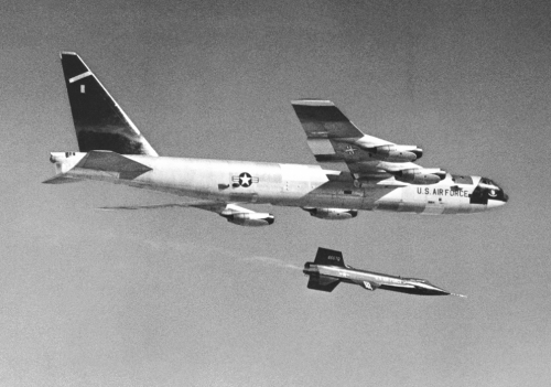 Il y a 52 ans... record d'altitude pour le X-15