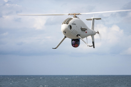 A bord du Dixmude : Le camcopter poursuit son intégration