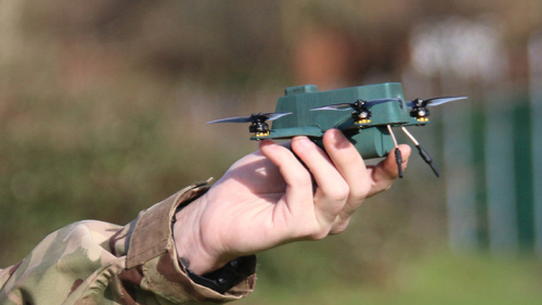 L'armée britannique se dote de nano-drones