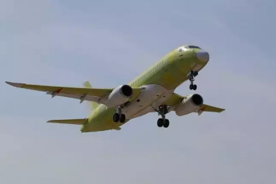 Russie : Rostec a commencé la certification de l'avionique du SJ-100