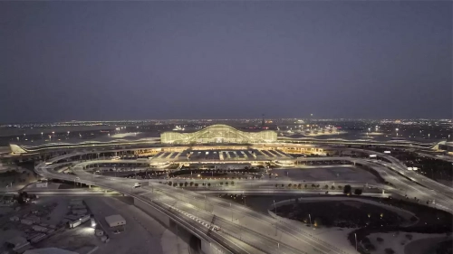 Golfe : l’aéroport d’Abu Dhabi pousse les murs
