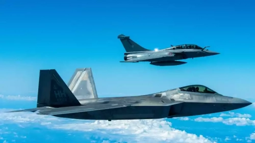 De la discrétion du Rafale à la furtivité du F-22 : analyse des concepts de furtivité face aux radars
