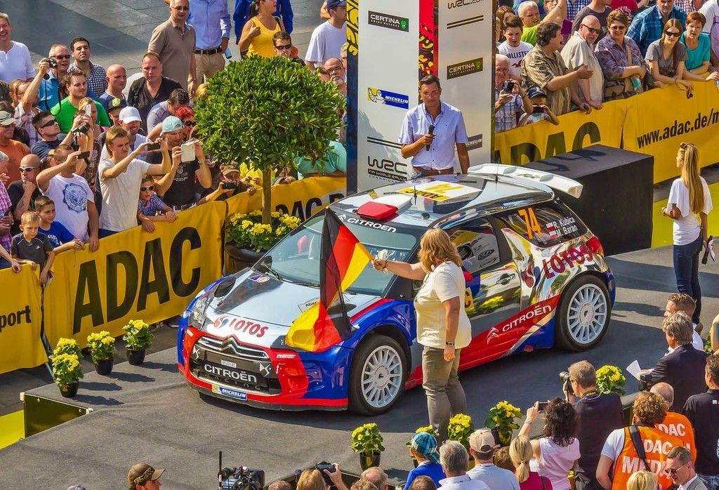 Content adac rallye deutschland 2013   fahrerpr sentation auf dem roncalliplatz 4706