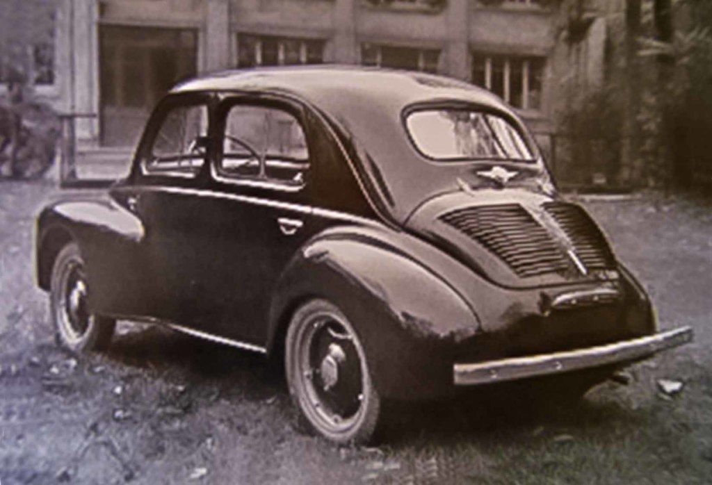 Content concept car prototype renault 4cv backside