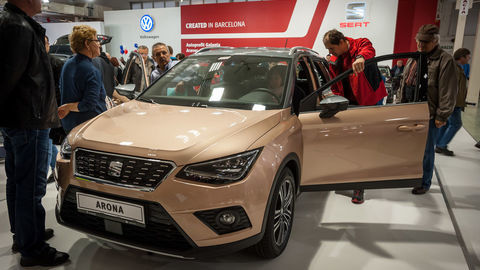 Thumb seat arona 01