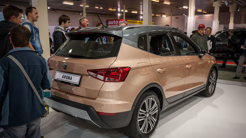 Thumb seat arona 03