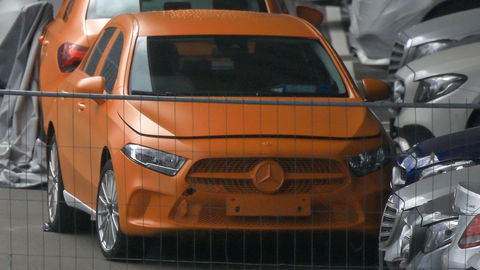 Thumb mercedes a class 001