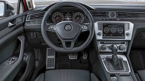 Thumb volkswagen passat alltrack cockpit