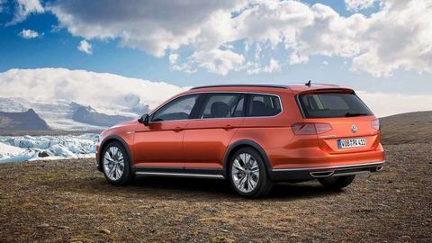 Thumb volkswagen passat alltrack rear three quarter