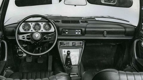 Thumb 8 1969 peugeot 504 cabriolet interior photo 463627 s 1280x782