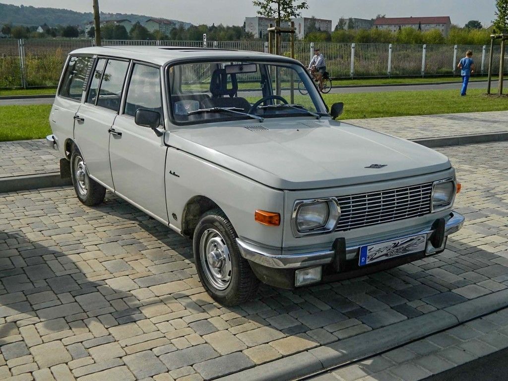 Автомобиль Wartburg 353