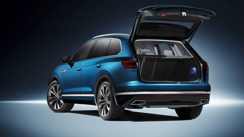 Thumb touareg 3 4 blau heck 03 offen var licht aus