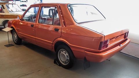 Thumb 1978 wartburg 610m rear view