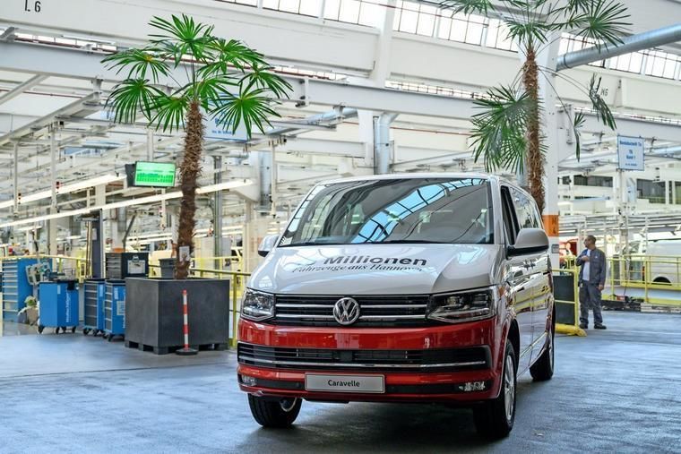 Content 10 millionste auto aus dem vw werk hannover steht in der endmontage des werks w760