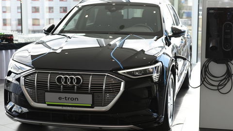 Thumb audi e tron ba 010