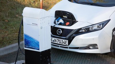 Thumb nissan leaf i