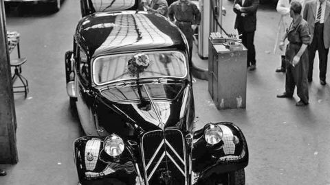 Thumb 6 traction avant fin production ds usines javel.12 1958
