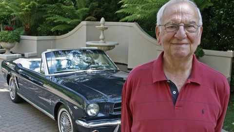 Thumb lee iacocca a mustang